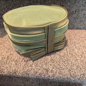 Green Oval Bow Accent Women’s Hat Bag